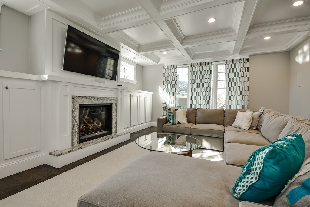 10 Sunset Road Wellesley, MA 02482 - Photo 5 of 25
