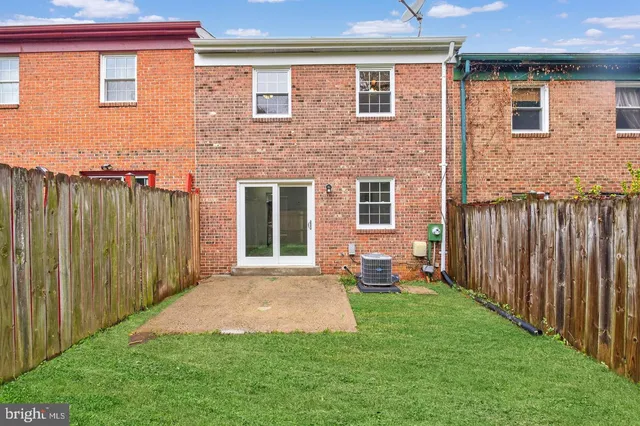 $519,500 | 7419 Larne Lane, Lorton, VA 22079