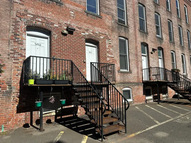 $160,000 | 325 Lafayette Street, Unit 5102, Bridgeport, CT 06604