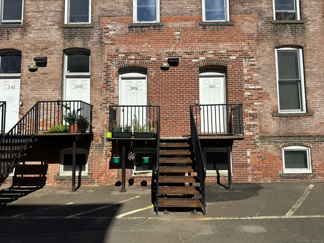 $160,000 | 325 Lafayette Street, Unit 5102, Bridgeport, CT 06604