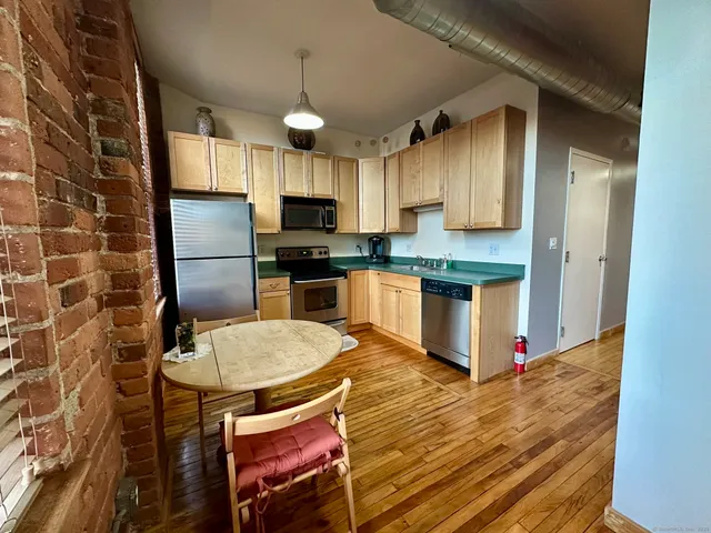 $160,000 | 325 Lafayette Street, Unit 5102, Bridgeport, CT 06604