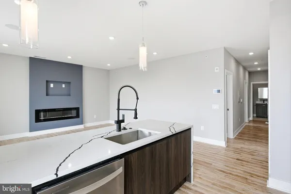 $3,095 | 1000 West Girard Avenue, Unit 451, Philadelphia, PA 19123