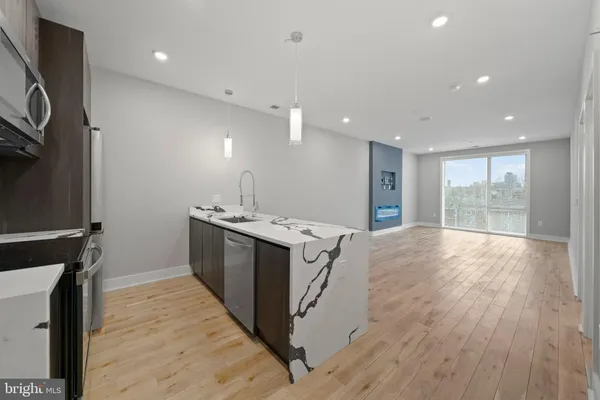 $3,095 | 1000 West Girard Avenue, Unit 451, Philadelphia, PA 19123