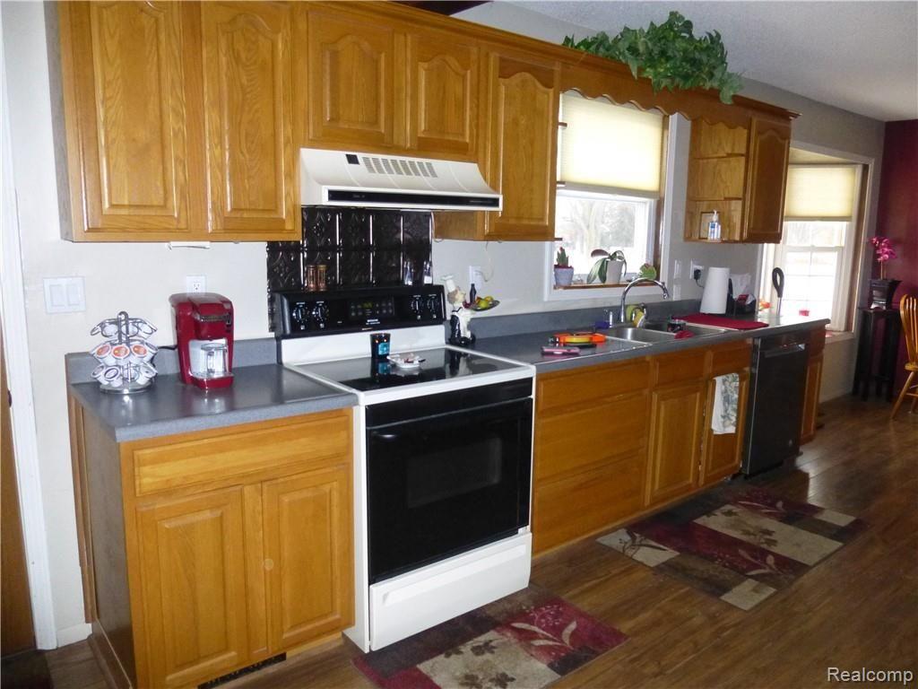 12231 South Vernon Road Bancroft, MI 48414 - Photo 14 of 23 P1010140.JPG