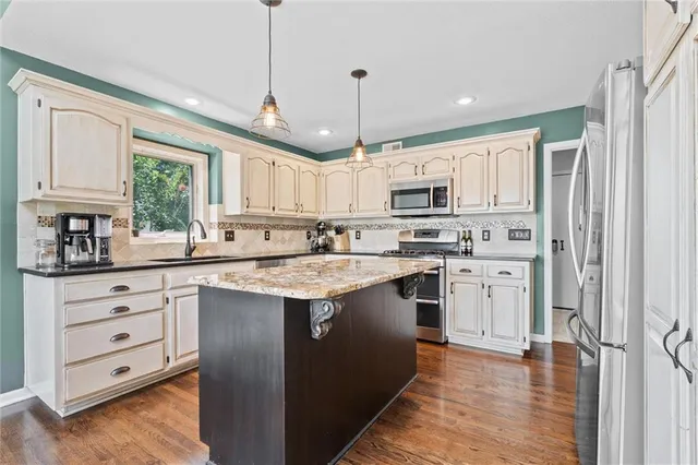 $474,900 | 4213 Southwest Sapelo Drive, Lee's Summit, MO 64082