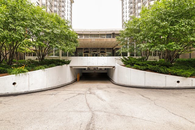 5701 North Sheridan Road, Unit 4R Chicago, IL 60660 - Photo 17 of 18
