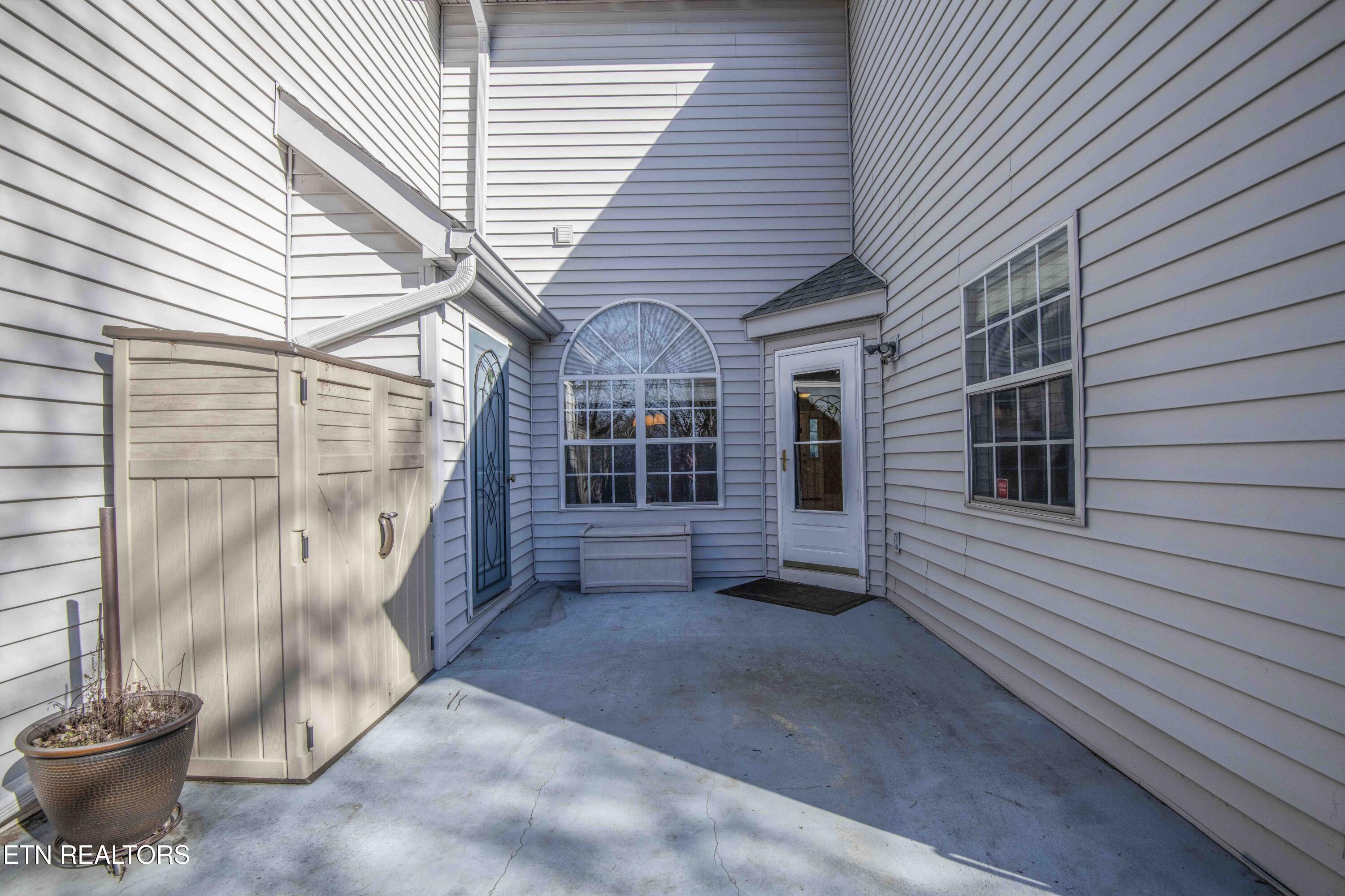 3207 Laurel View Road, Unit 5 Knoxville, TN 37917 - Photo 35 of 36 Patio Area