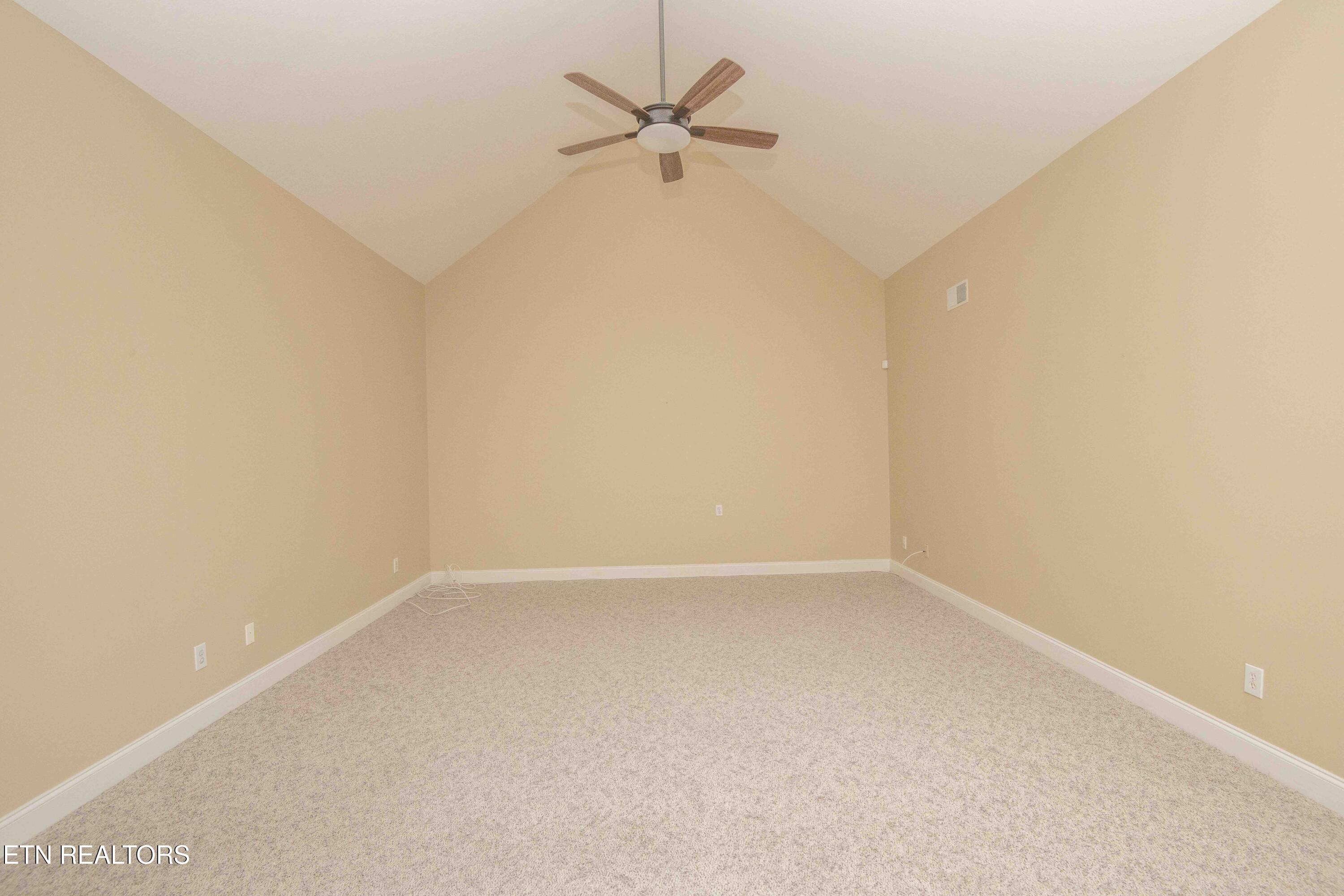 3207 Laurel View Road, Unit 5 Knoxville, TN 37917 - Photo 8 of 36 Spacious LIving Room