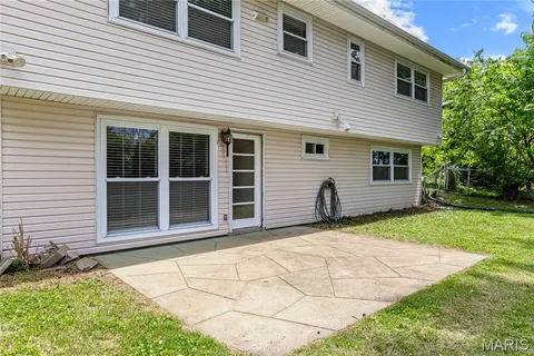 $325,000 | 747 Burwick Terrace, Manchester, MO 63021