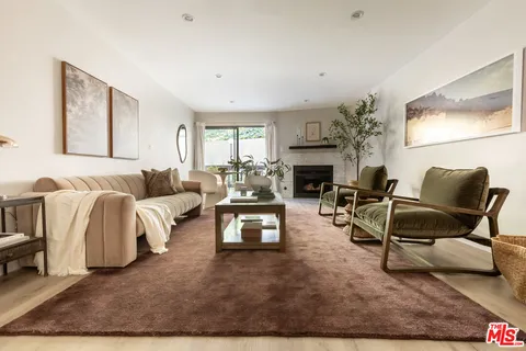 $800,000 | 2018 Griffith Park Boulevard, Unit 109, Los Angeles, CA 90039