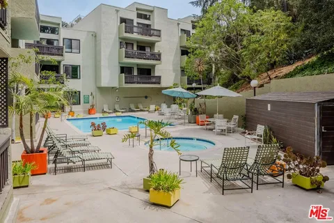 $800,000 | 2018 Griffith Park Boulevard, Unit 109, Los Angeles, CA 90039