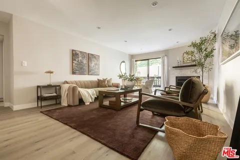 $800,000 | 2018 Griffith Park Boulevard, Unit 109, Los Angeles, CA 90039
