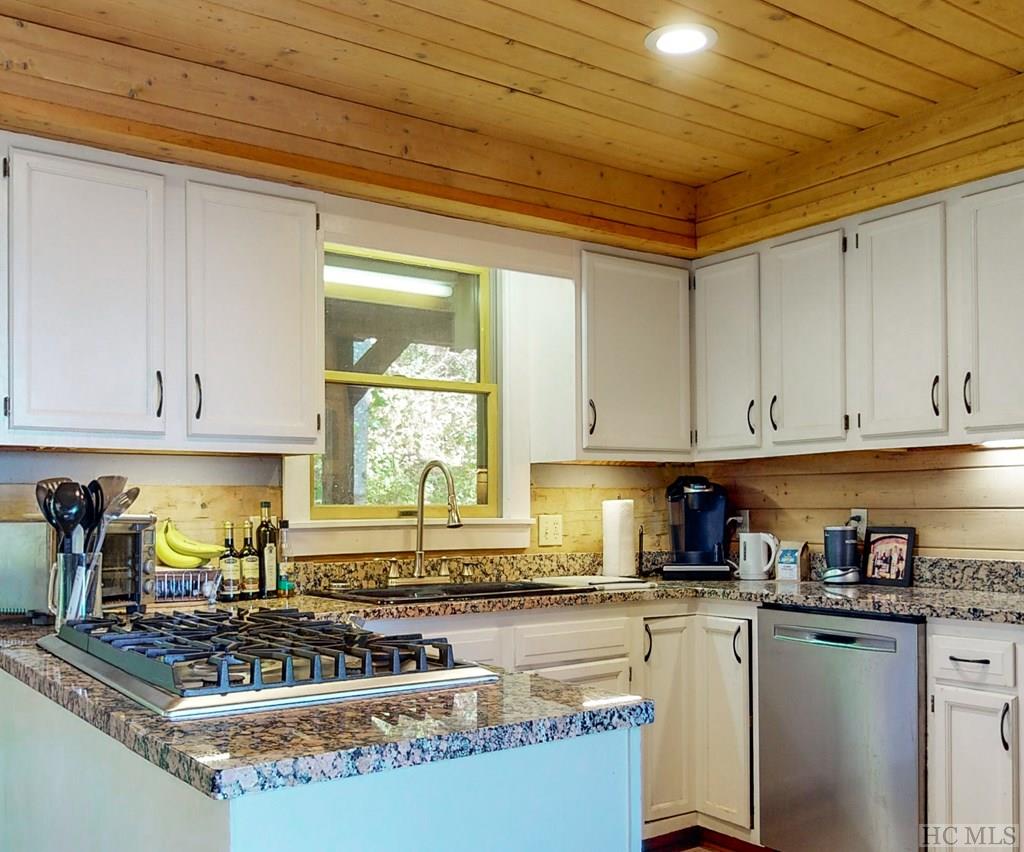 280 Harbison Orchard Road Highlands, NC 28741 - Photo 12 of 48 Gallery Image 12