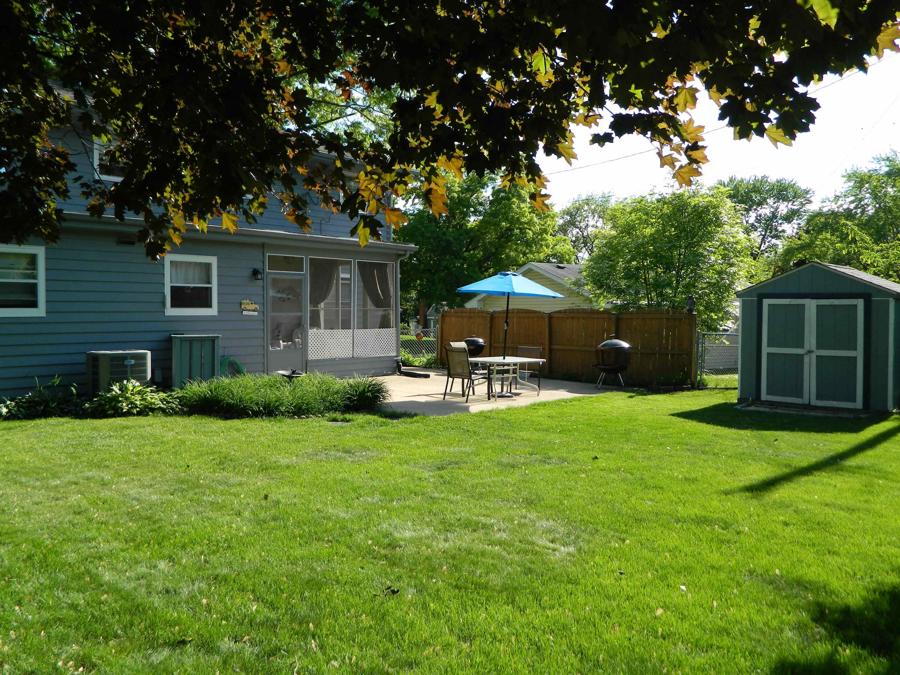 3834 Abbotsford Road Rockford, IL 61107 - Photo 24 of 25 a front view of house with yard and green space