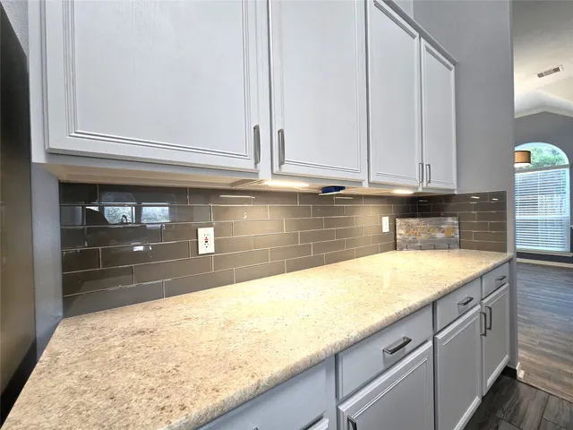 $2,800 | 2614 Parkbriar, Pearland, TX 77584