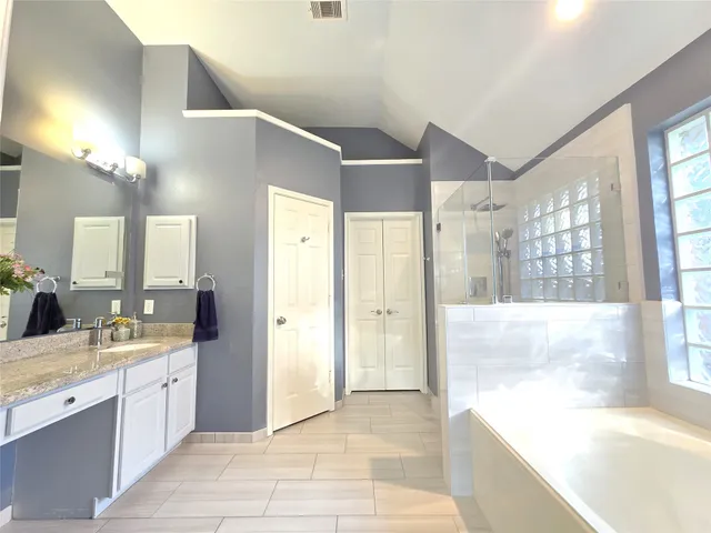 $2,800 | 2614 Parkbriar, Pearland, TX 77584