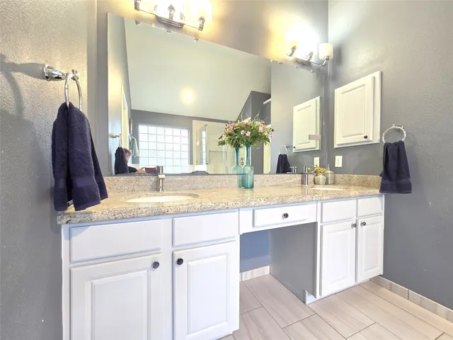 $2,800 | 2614 Parkbriar, Pearland, TX 77584