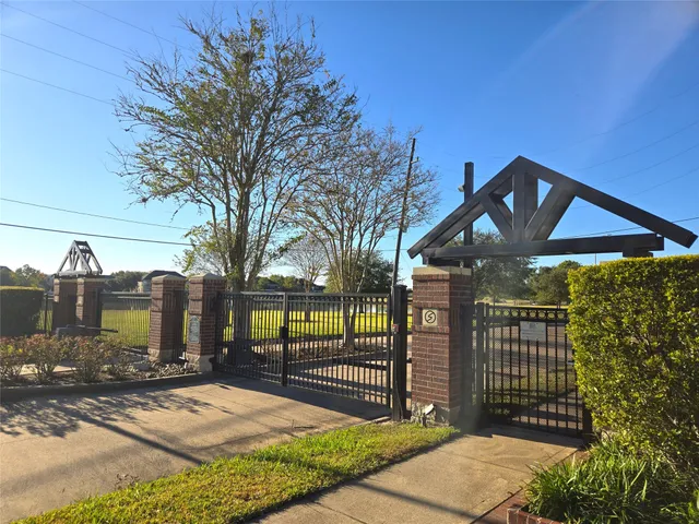 $2,800 | 2614 Parkbriar, Pearland, TX 77584