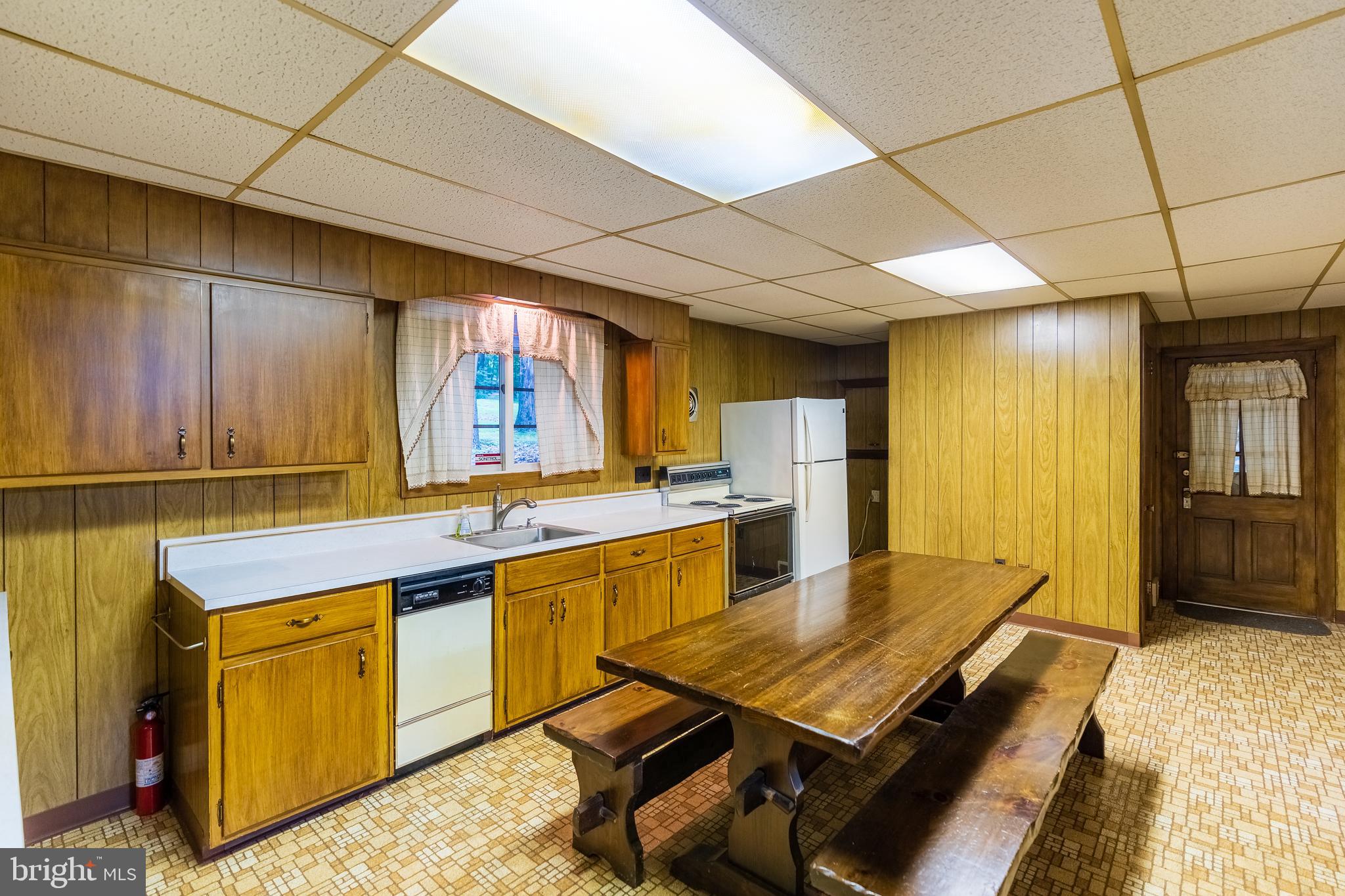 257 Chestnut Hill Road Emmaus, PA 18049 - Photo 3 of 30 Gallery Image 3