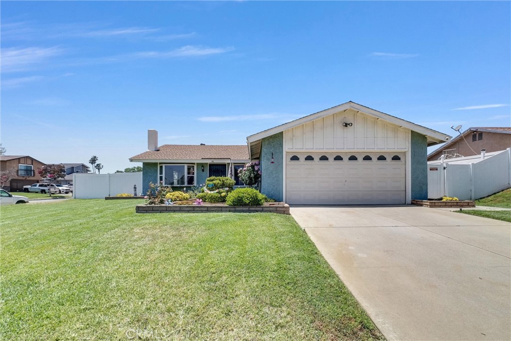 896 North Arrowhead Avenue Rialto, CA 92376 - Photo 2 of 31