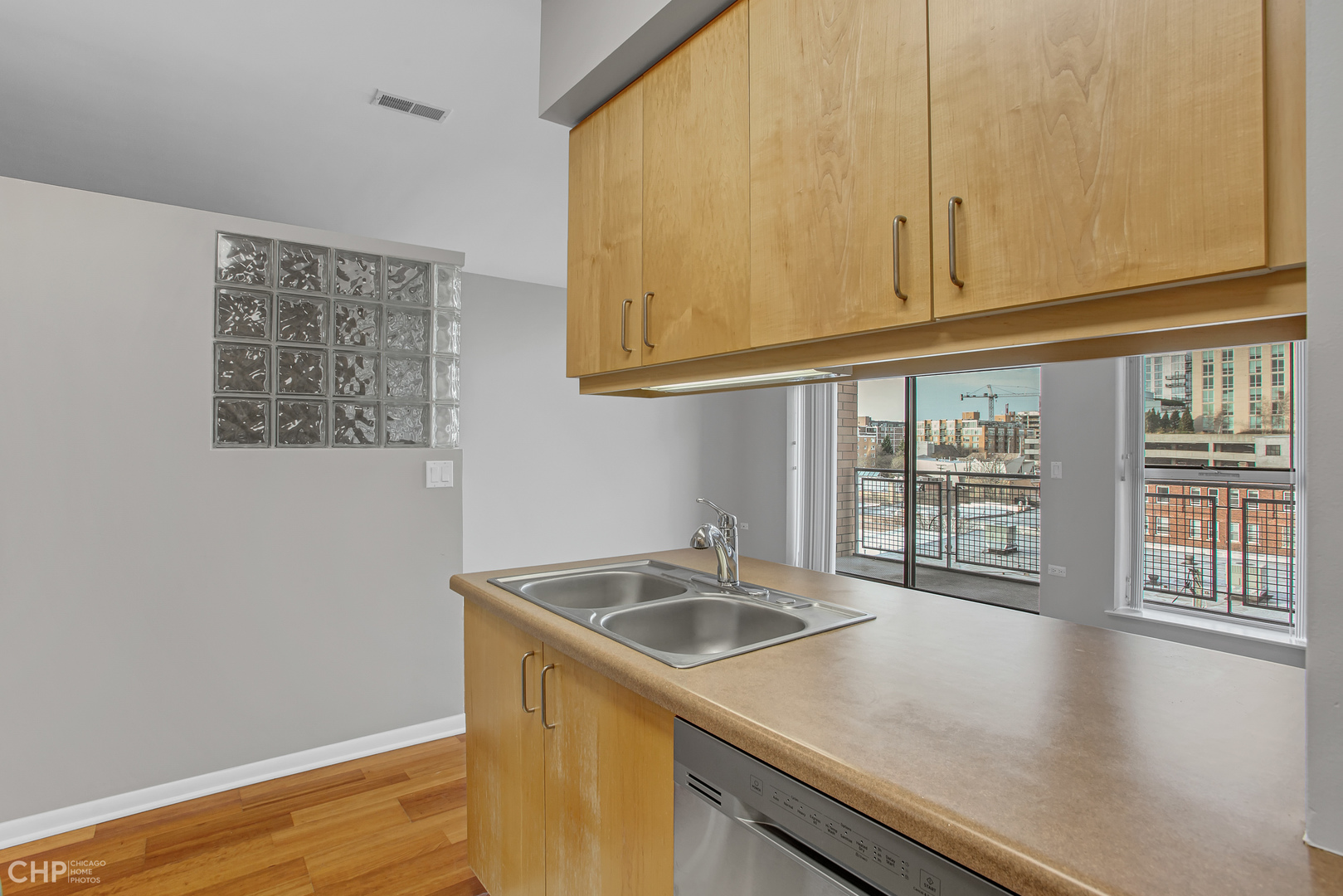 1572 Maple Avenue, Unit 501 Evanston, IL 60201 - Photo 11 of 25