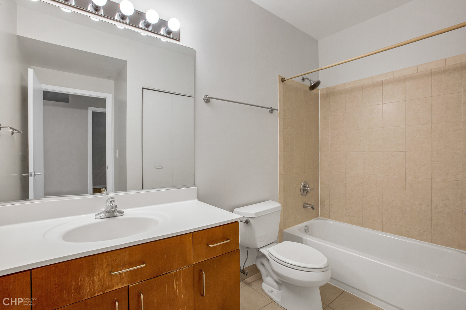 1572 Maple Avenue, Unit 501 Evanston, IL 60201 - Photo 18 of 25