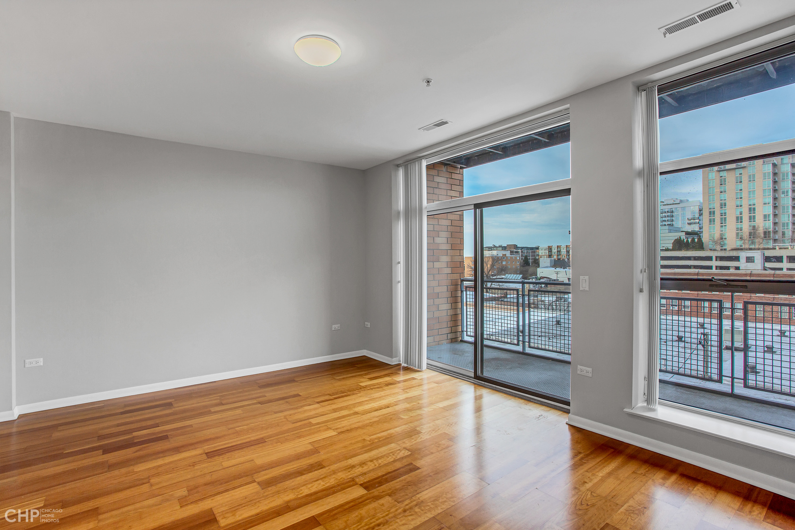 1572 Maple Avenue, Unit 501 Evanston, IL 60201 - Photo 3 of 25