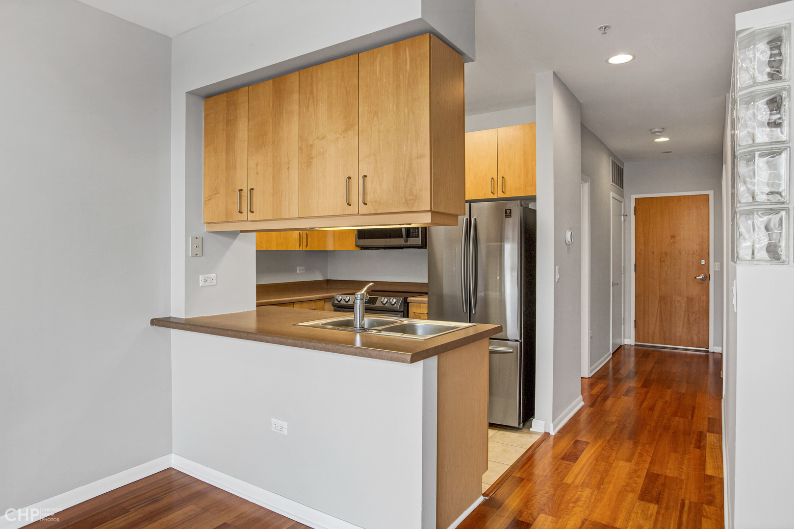 1572 Maple Avenue, Unit 501 Evanston, IL 60201 - Photo 6 of 25