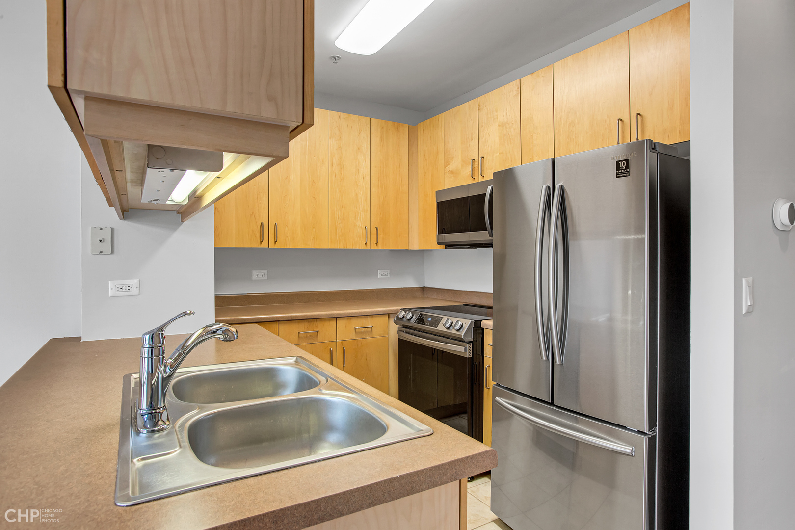 1572 Maple Avenue, Unit 501 Evanston, IL 60201 - Photo 8 of 25