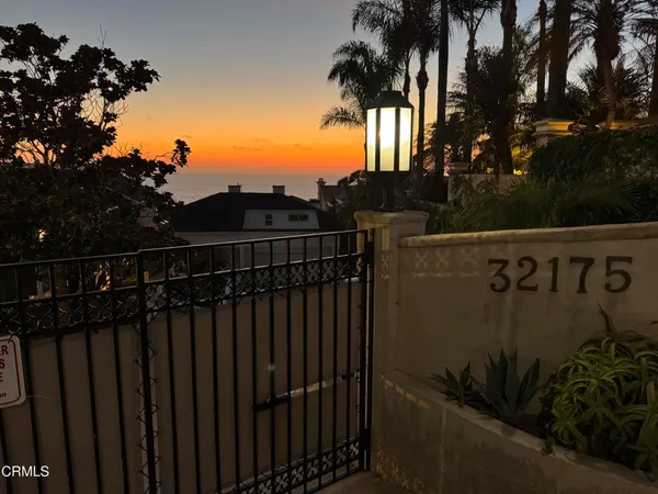 $15,000 | 32175 South Coast Highway, Laguna Beach, CA 92651