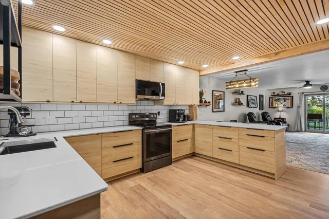 $249,900 | 83 Spencer Village Court, Appleton, WI 54914