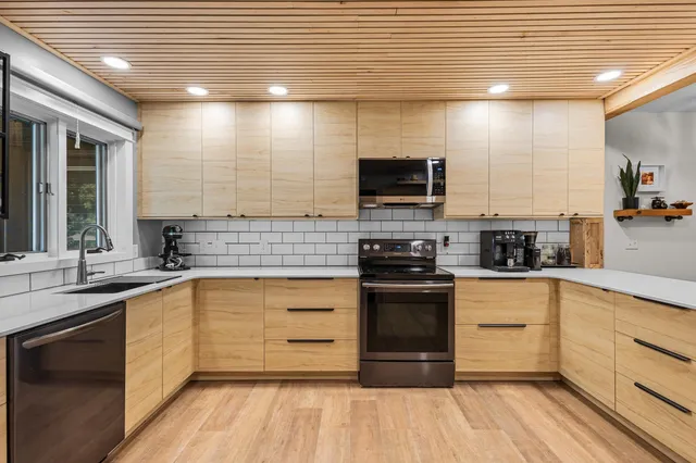 $249,900 | 83 Spencer Village Court, Appleton, WI 54914