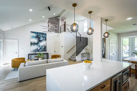 $720,000 | 9111 Hazelhurst Drive, Austin, TX 78729