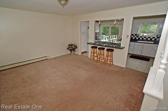 250 East Romeo Road Oakland, MI 48363 - Photo 5 of 16 Living Room