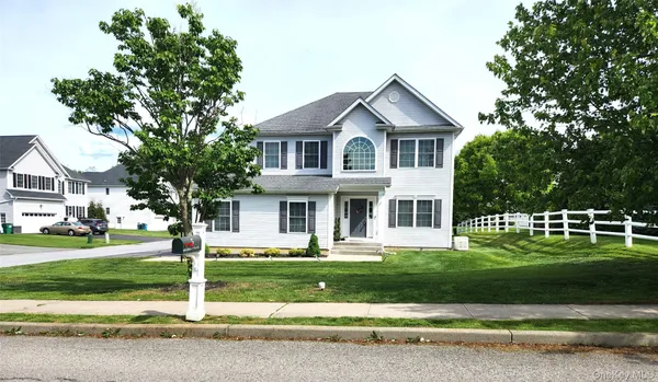 $775,000 | 5 Mulberry Place, Hopewell Junction, NY 12533