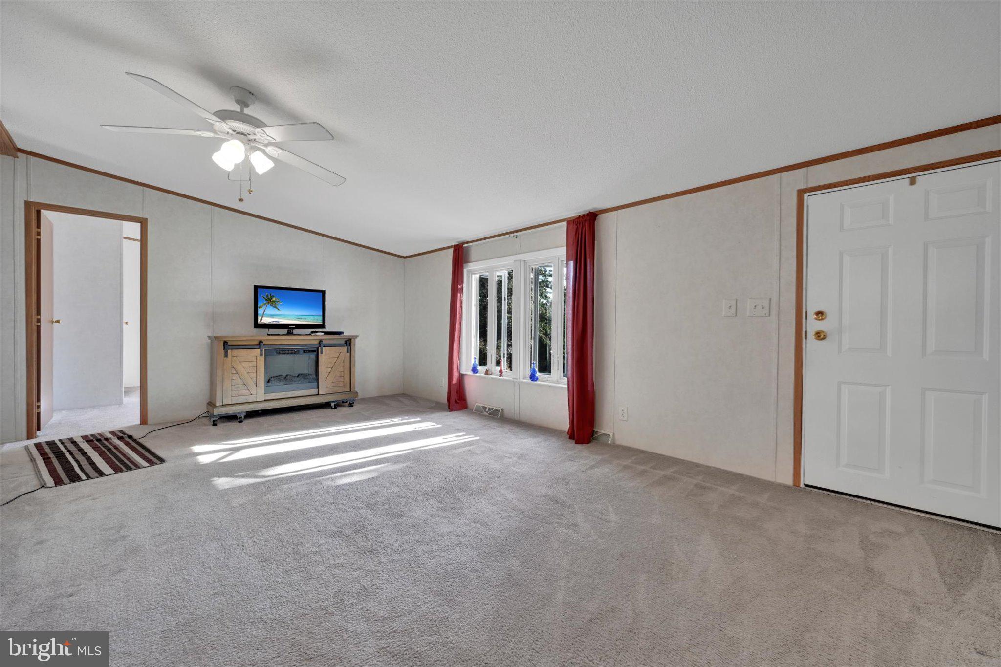 1539 Paper Mill Road Delta, PA 17314 - Photo 12 of 32 Vaulted ceilings make this home feel even bigger