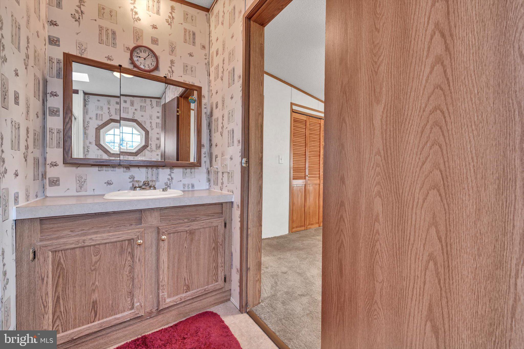 1539 Paper Mill Road Delta, PA 17314 - Photo 17 of 32 Ensuite