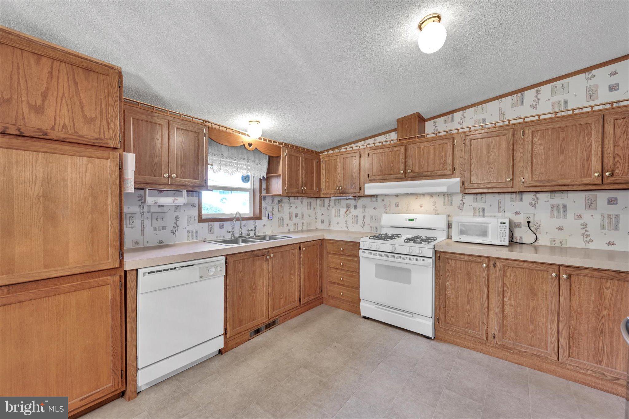 1539 Paper Mill Road Delta, PA 17314 - Photo 10 of 32 Gallery Image 10