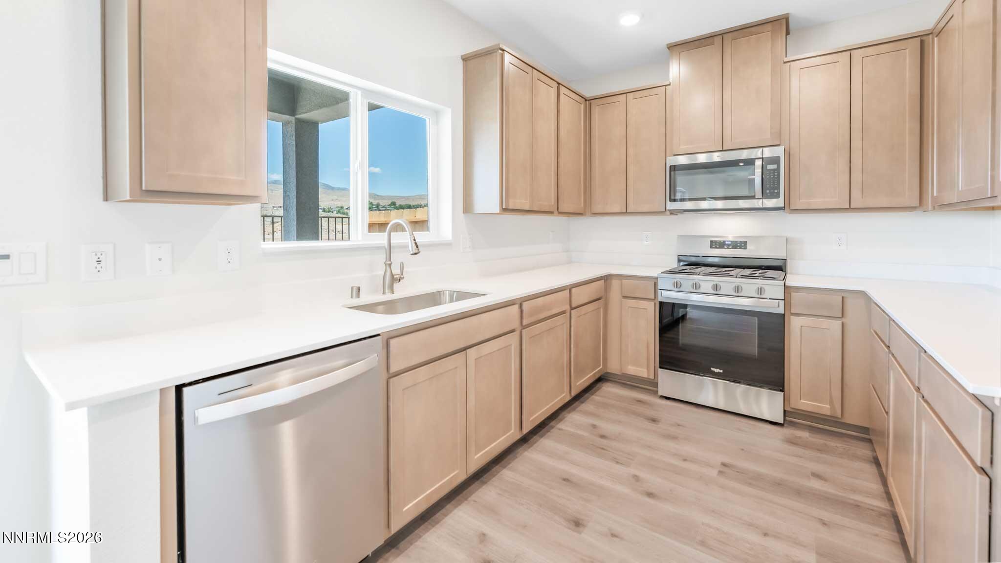 3609 George Sullivan Parkway Reno, NV 89512 - Photo 8 of 28 Kitchen