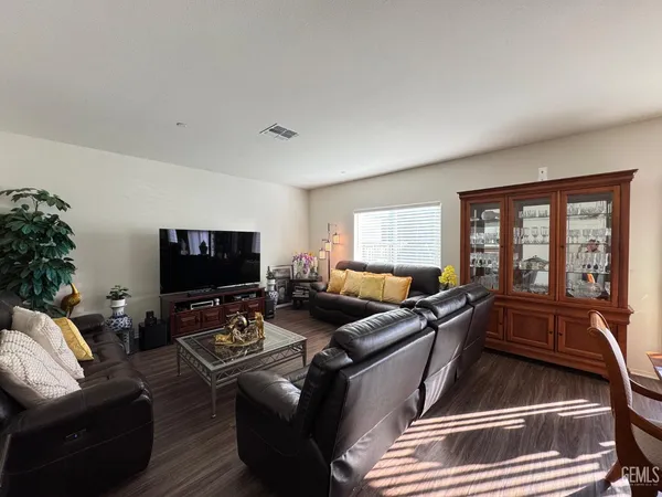 $443,700 | Undisclosed Address, Bakersfield, CA 93306