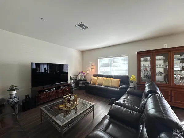 $443,700 | Undisclosed Address, Bakersfield, CA 93306