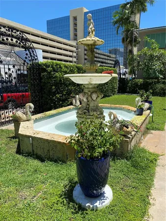 $1,950 | 40 Almeria Avenue, Unit 16, Coral Gables, FL 33134