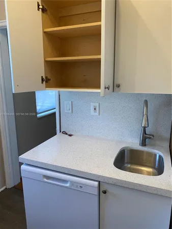 $1,950 | 40 Almeria Avenue, Unit 16, Coral Gables, FL 33134