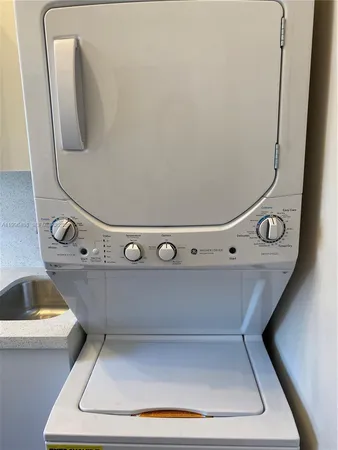 $1,950 | 40 Almeria Avenue, Unit 16, Coral Gables, FL 33134