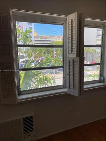 $1,950 | 40 Almeria Avenue, Unit 16, Coral Gables, FL 33134