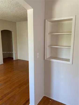 $1,950 | 40 Almeria Avenue, Unit 16, Coral Gables, FL 33134