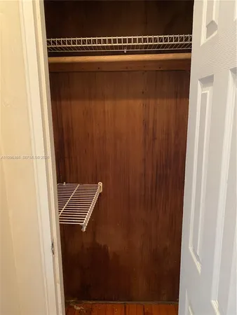 $1,950 | 40 Almeria Avenue, Unit 16, Coral Gables, FL 33134