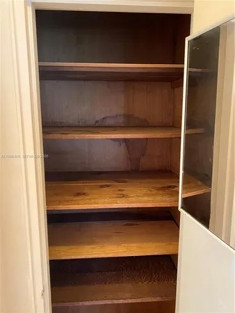 $1,950 | 40 Almeria Avenue, Unit 16, Coral Gables, FL 33134