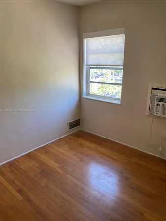 $1,950 | 40 Almeria Avenue, Unit 16, Coral Gables, FL 33134