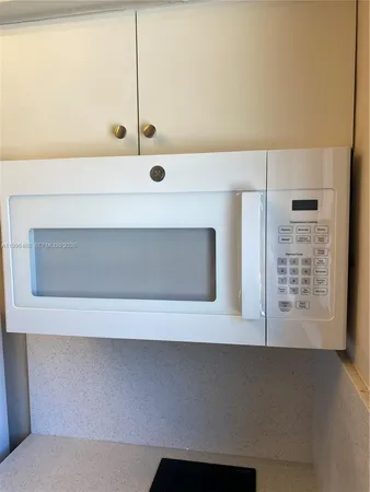 $1,950 | 40 Almeria Avenue, Unit 16, Coral Gables, FL 33134